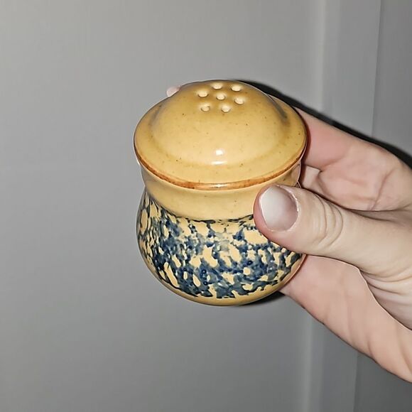 Vintage Handmade Ceramic Spice Jars with Lids – Rustic Stoneware Kitchen Caniste - Picture 3 of 4